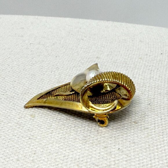 Vintage Leaf Brooch Pin Faux Pearl Gold-Tone MCM Classic Old Money‎ retro - Picture 3 of 8